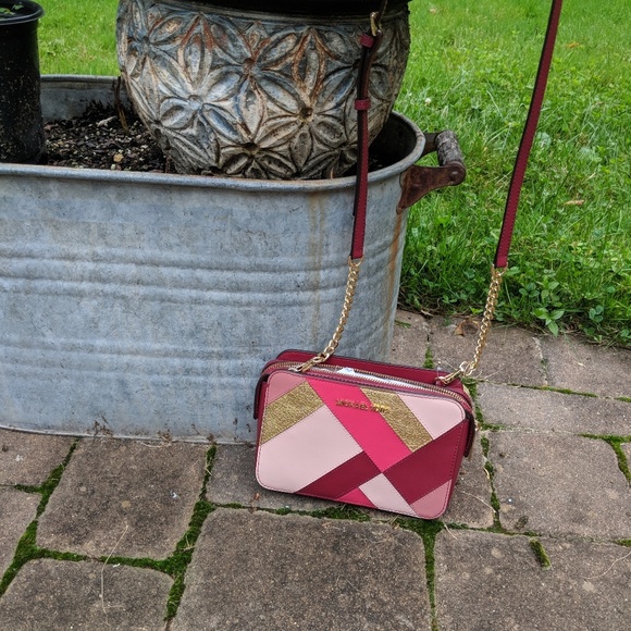 πHPπ Michael Kors Small Adele Crossbody Mulberry - Picture 2 of 7